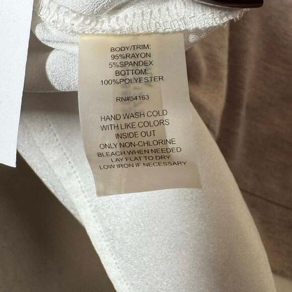 CALVIN KLEIN LAGON LOOK LONG SLEEVE SPLIT BACK TOP CREAM AND WHITE SIZE S - Picture 7 of 8